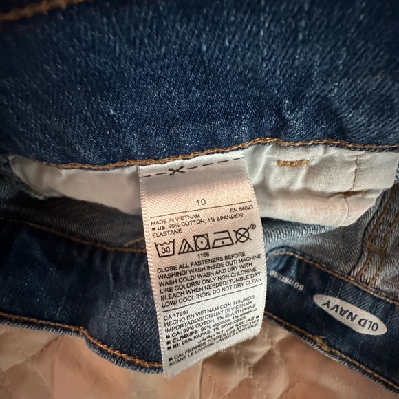 Old Navy Women’s denim shorts - Picture 3 of 4